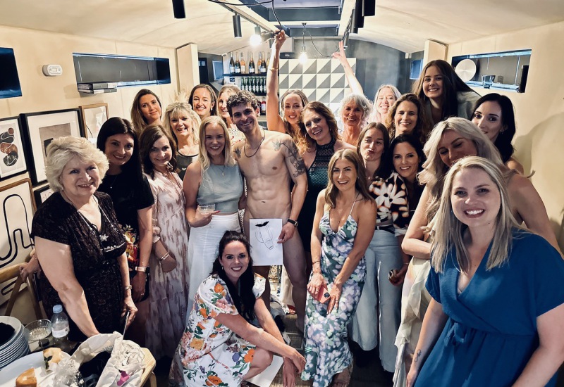 hen life drawing UK - Artful Hen Parties©