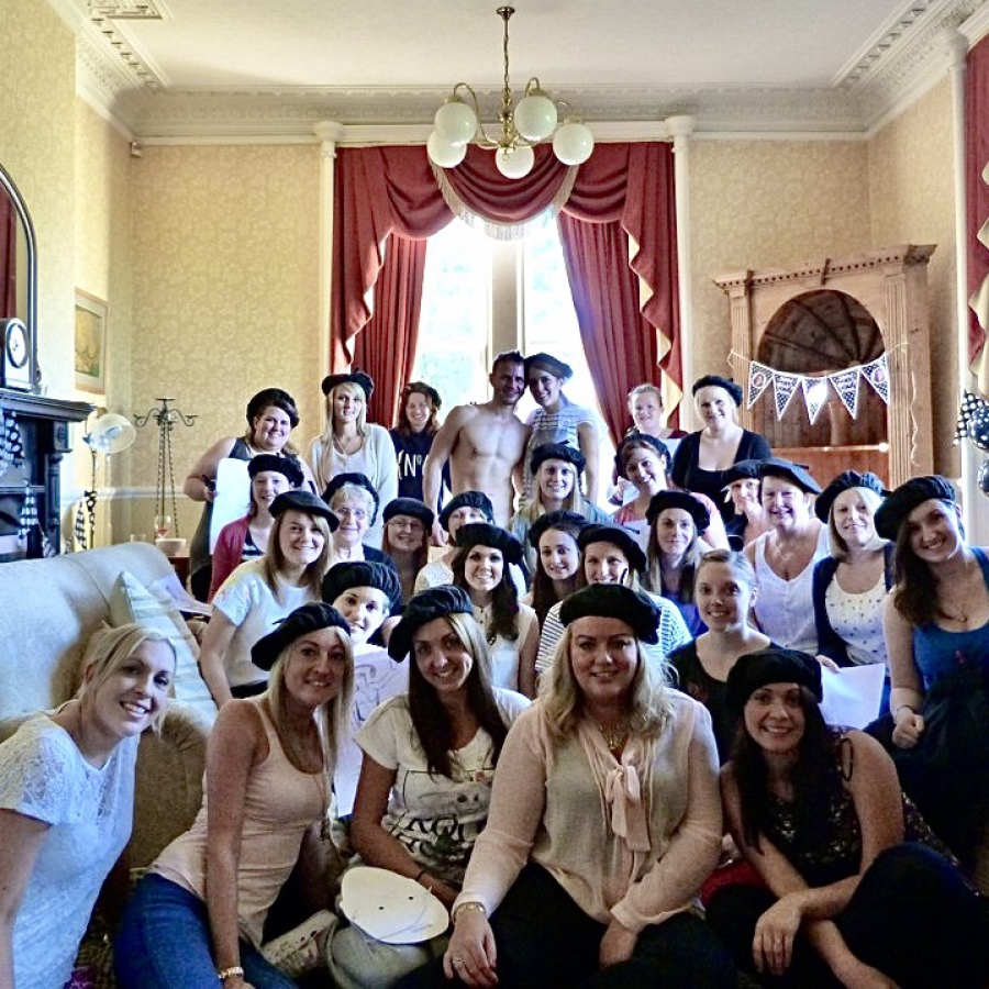 hen party life drawing class