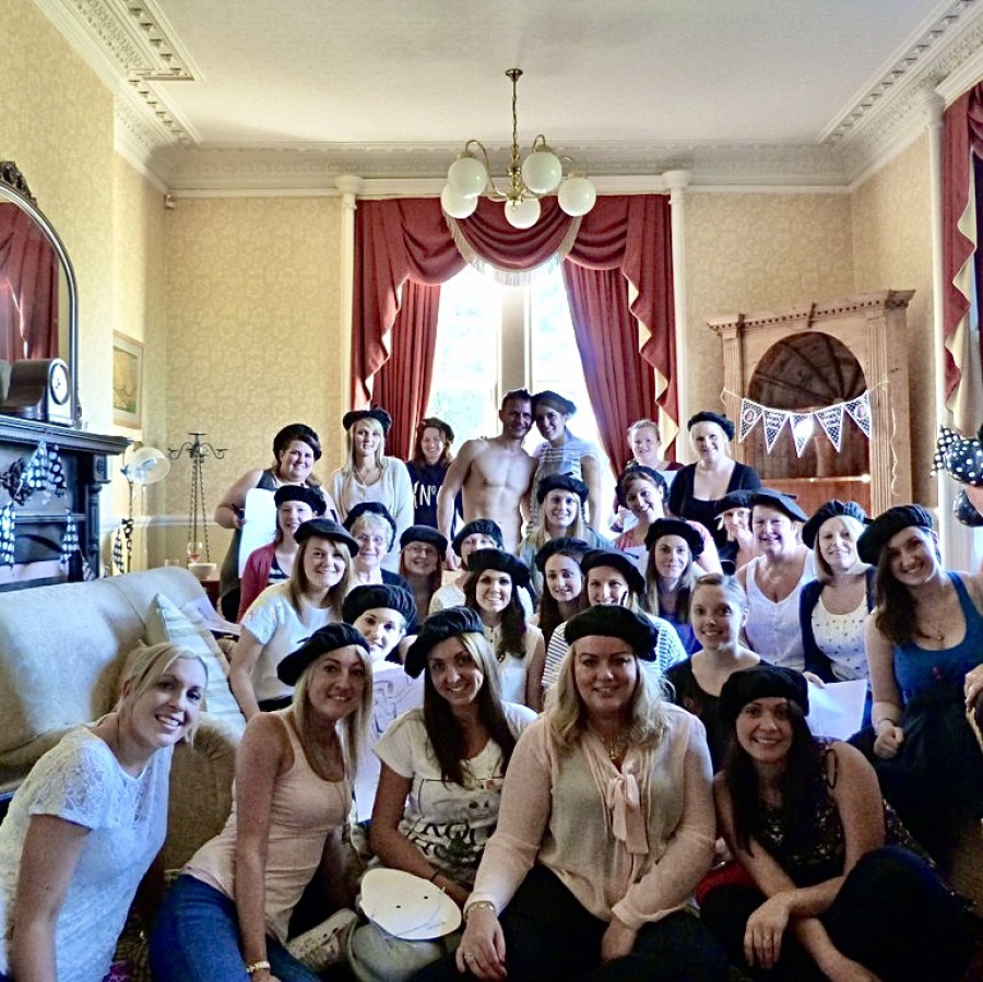 hen party life drawing classes in Manchester, London, Bath, Leeds, York, Liverpool, Chester, Newcastle, Edinburgh, the Lake District, the Peak District, the Cotswolds